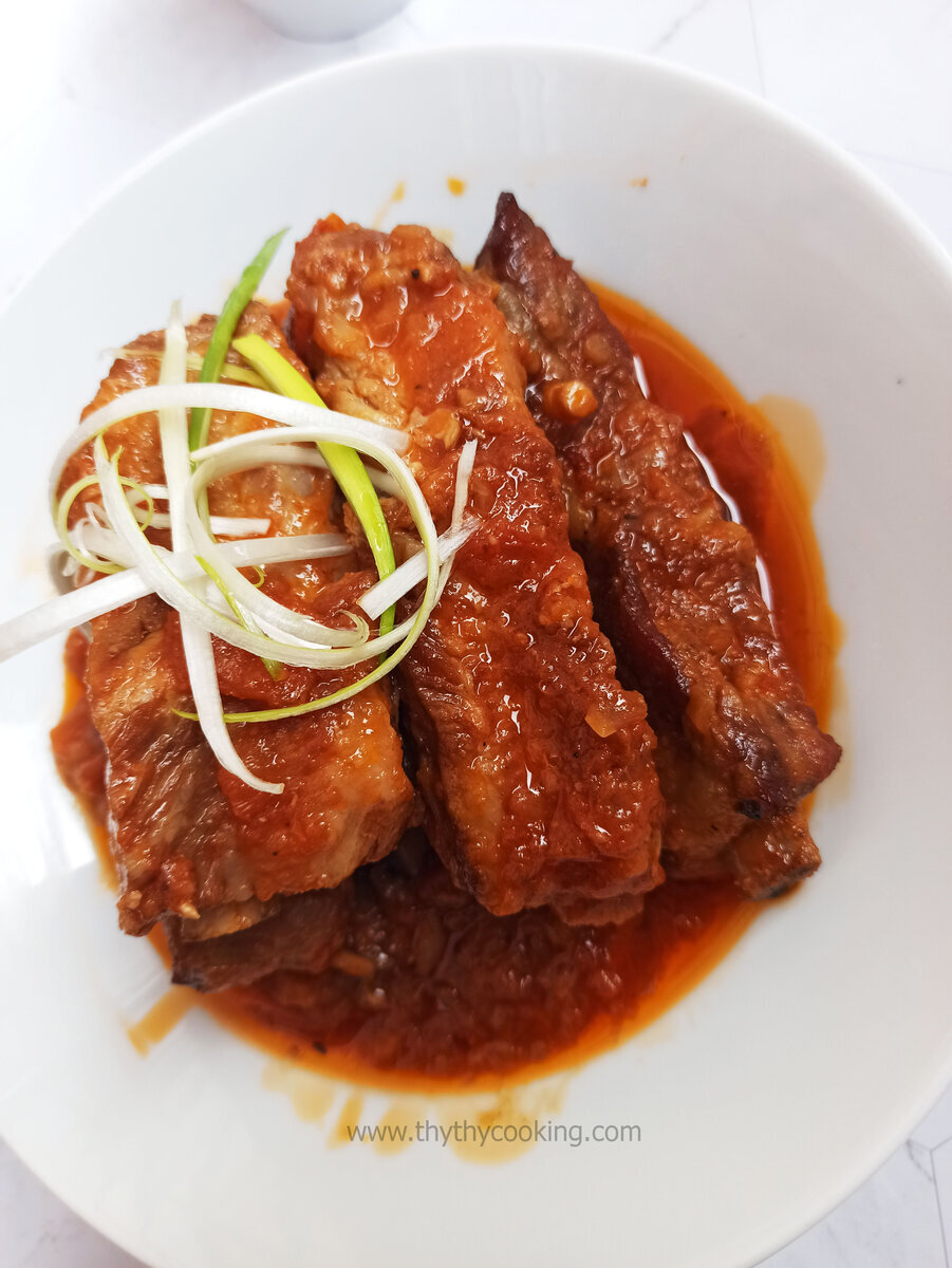 PORK RIBS IN TOMATO SAUCE