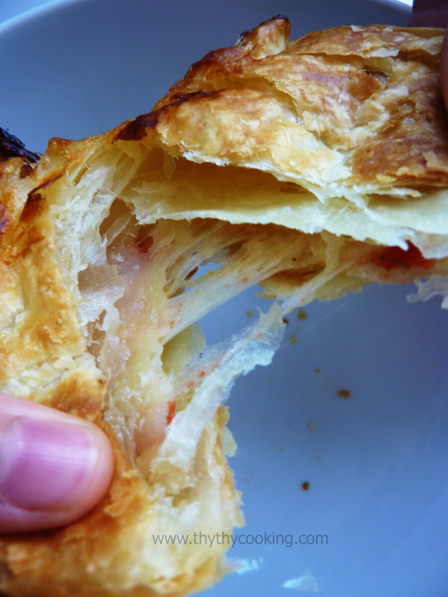 PUFF PASTRY PIZZA (CALZONE)