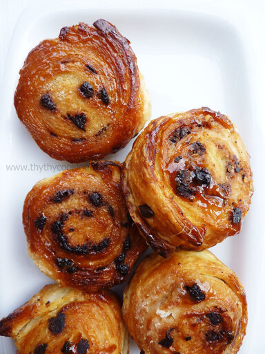 PUFF-PASTRY CAKE WITH CHOCOLATE AND CARAMEL FILLING