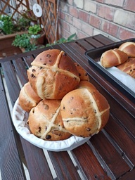 BÁNH MỲ NGỌT MÙA PHỤC SINH HOT CROSS BUN