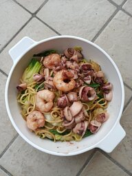 STIR-FRY SEAFOOD NOODLES 